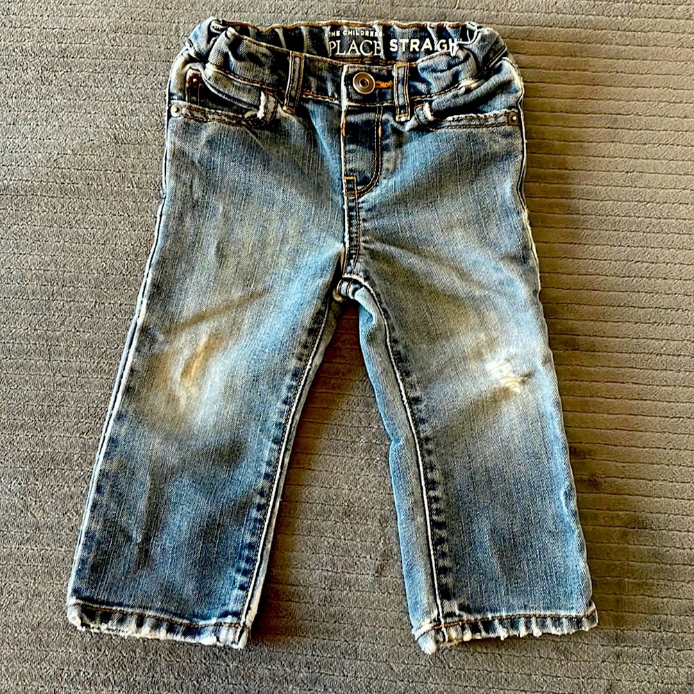 🍂 4 for $10 🍂
“Distressed” jeans for active toddlers size 12-18 months.